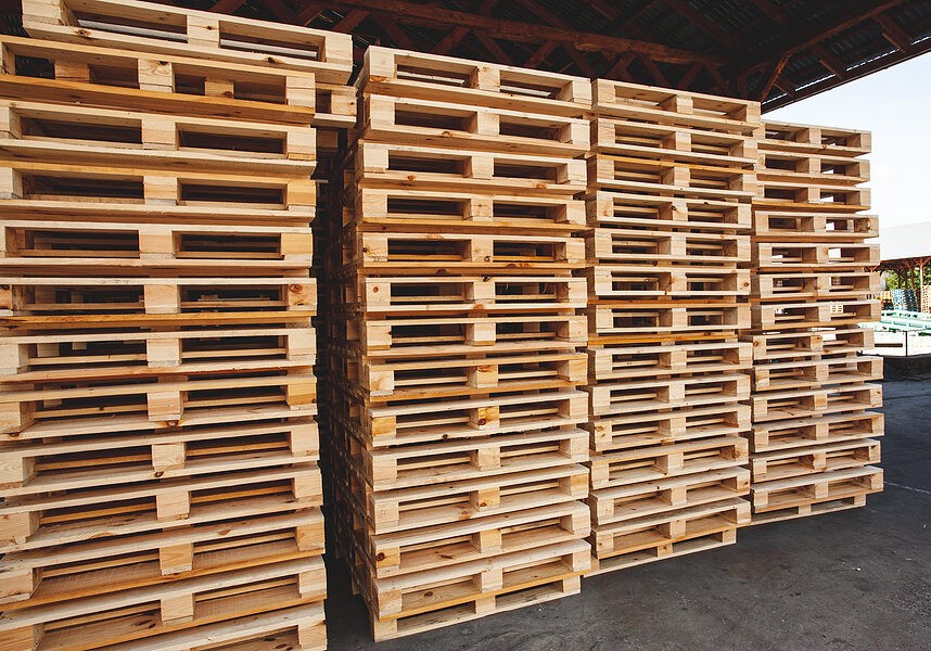 Правильное хранение деревянных паллет